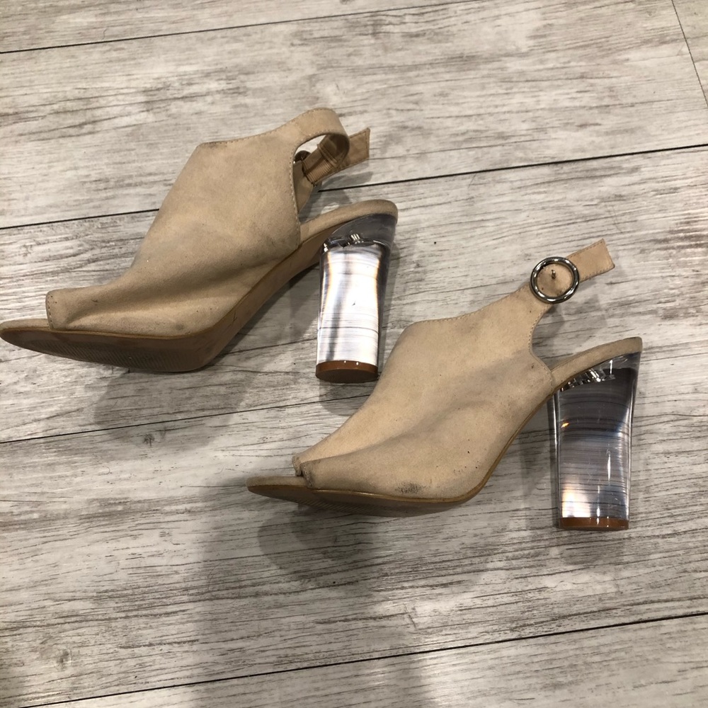 Metaphor Cream Peep Toe Heels size 8